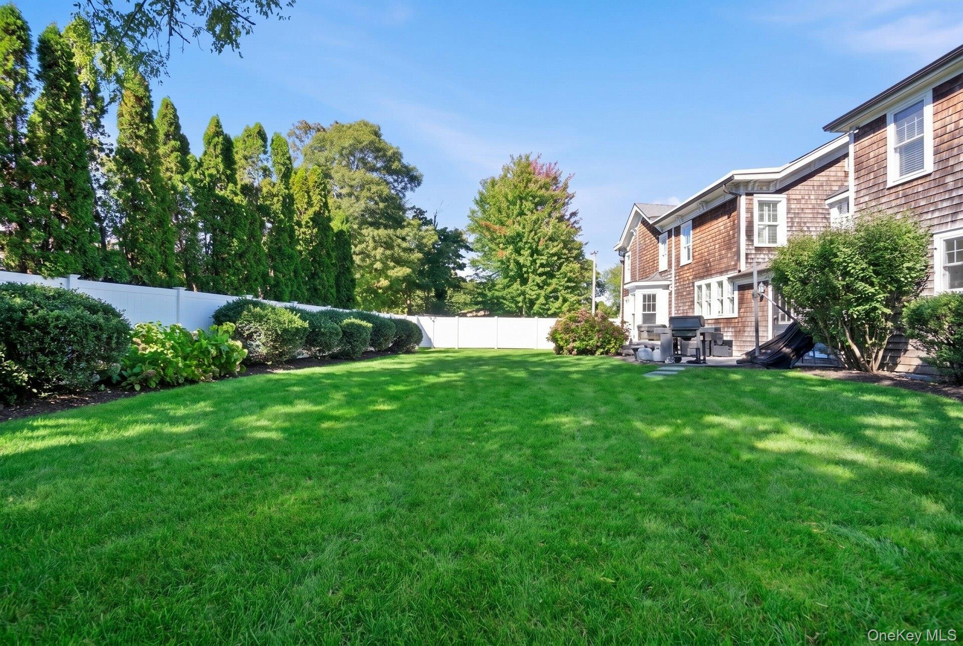 354 Middle Road — photo 40
