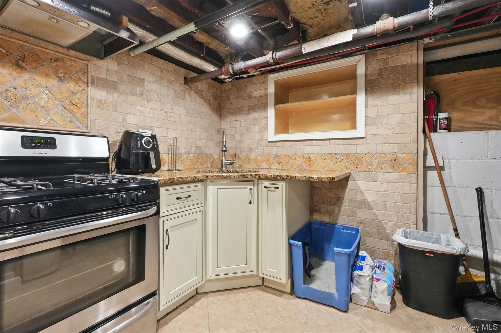 2913 Davis Street — photo 13