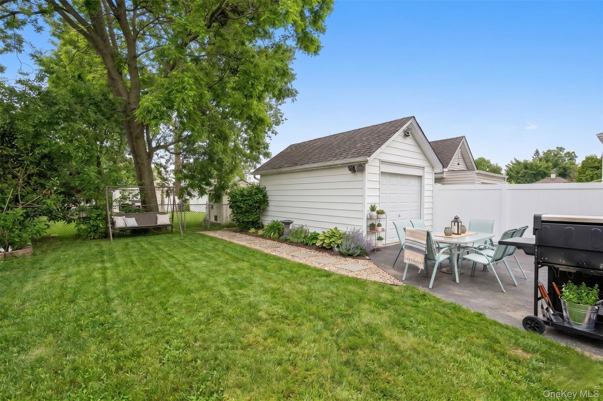 2913 Davis Street — photo 29