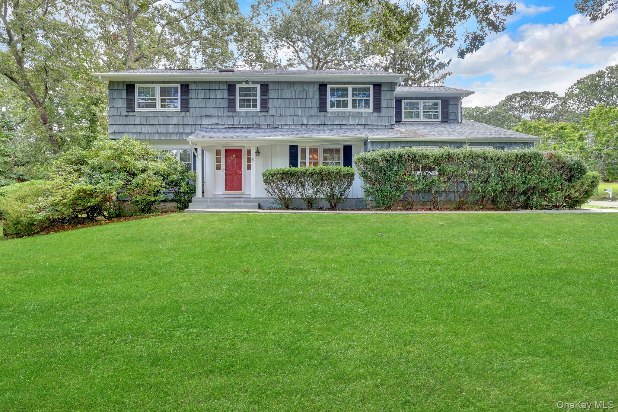 15 Tobi Lane, East Setauket