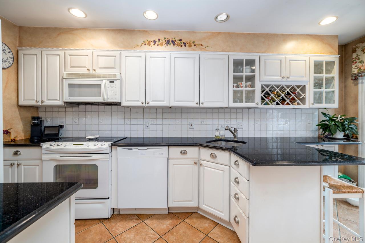 455 Morris Avenue — photo 8