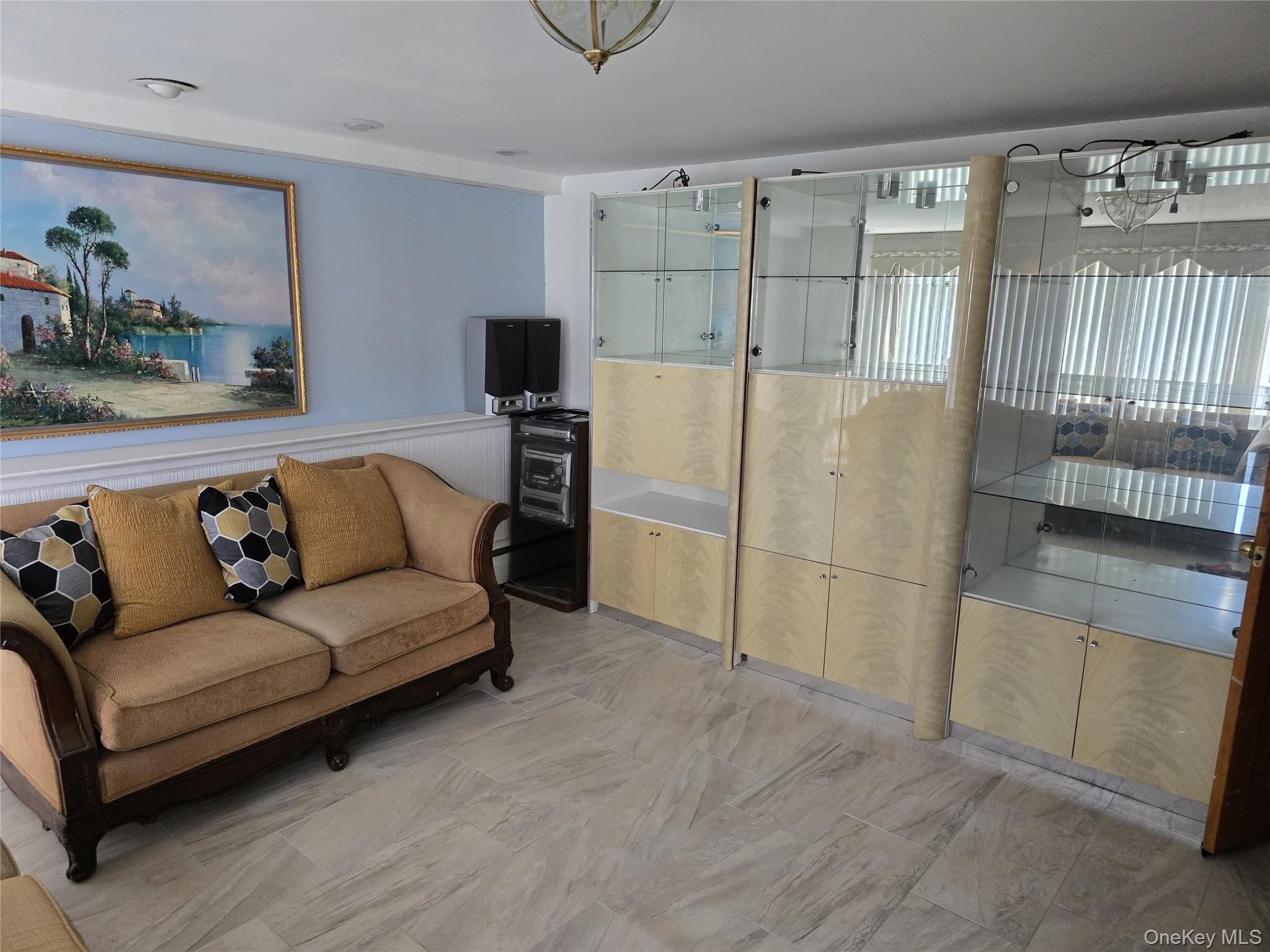 950 Linkwood Drive — photo 15