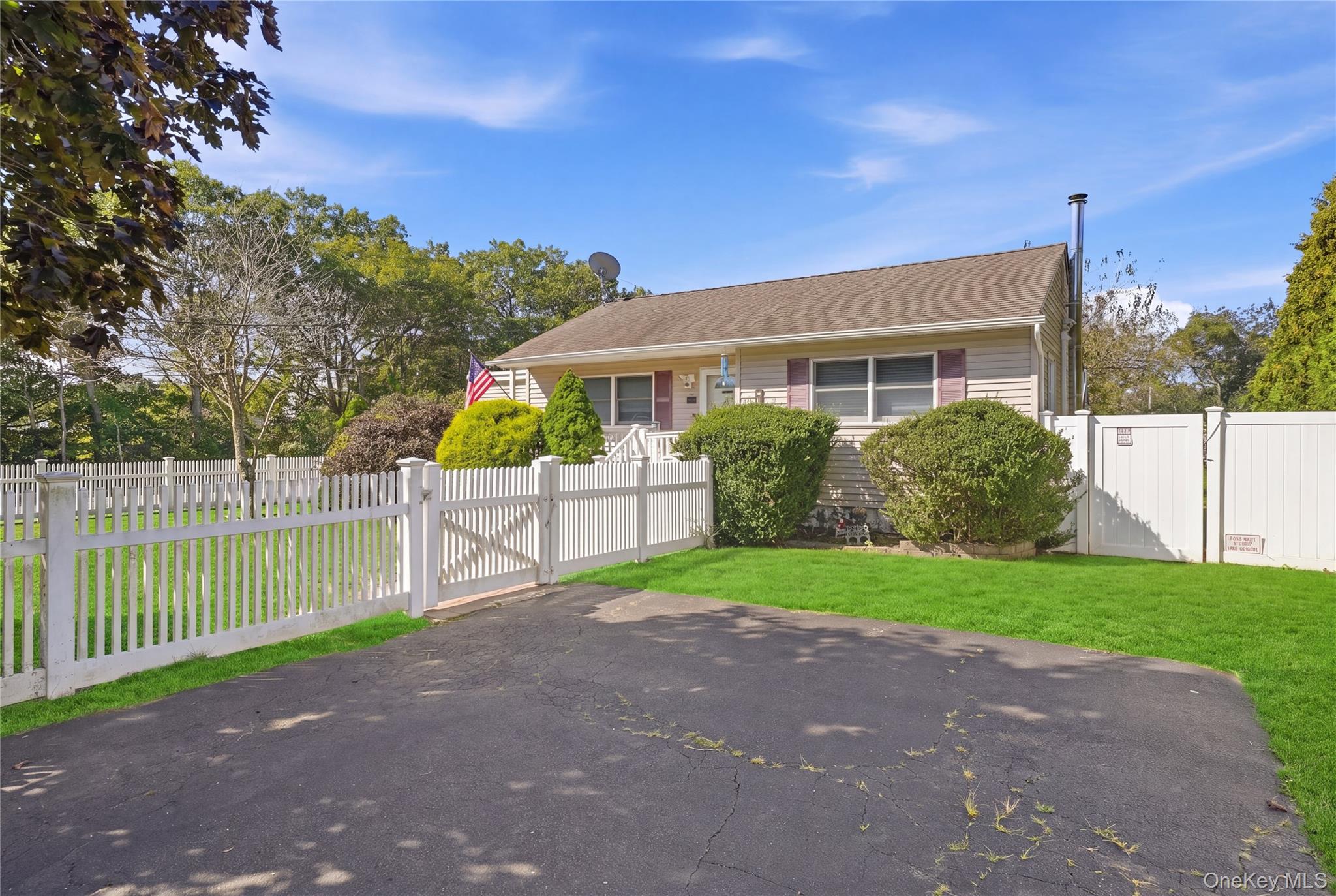 98 Smith Avenue — photo 3
