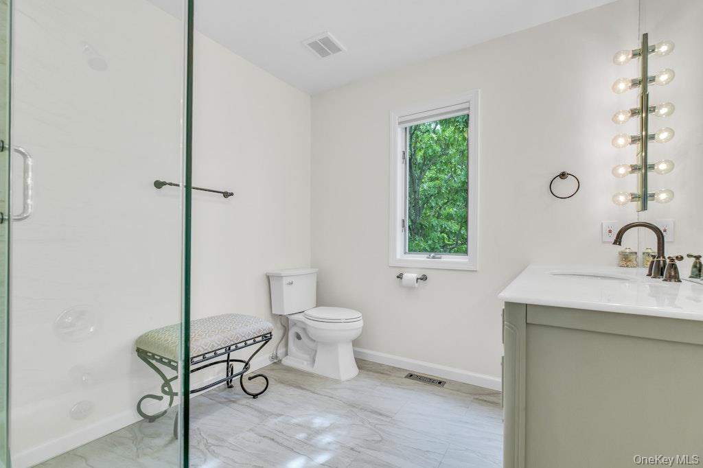 3645 and 3651 Soundview Avenue — photo 20