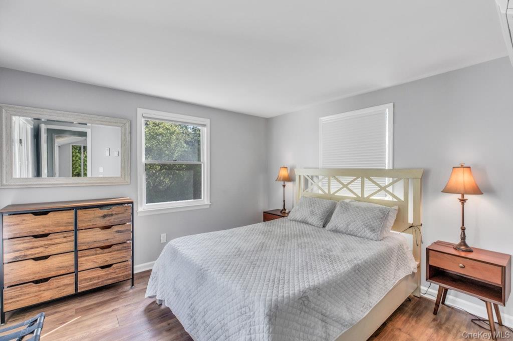 3645 and 3651 Soundview Avenue — photo 39