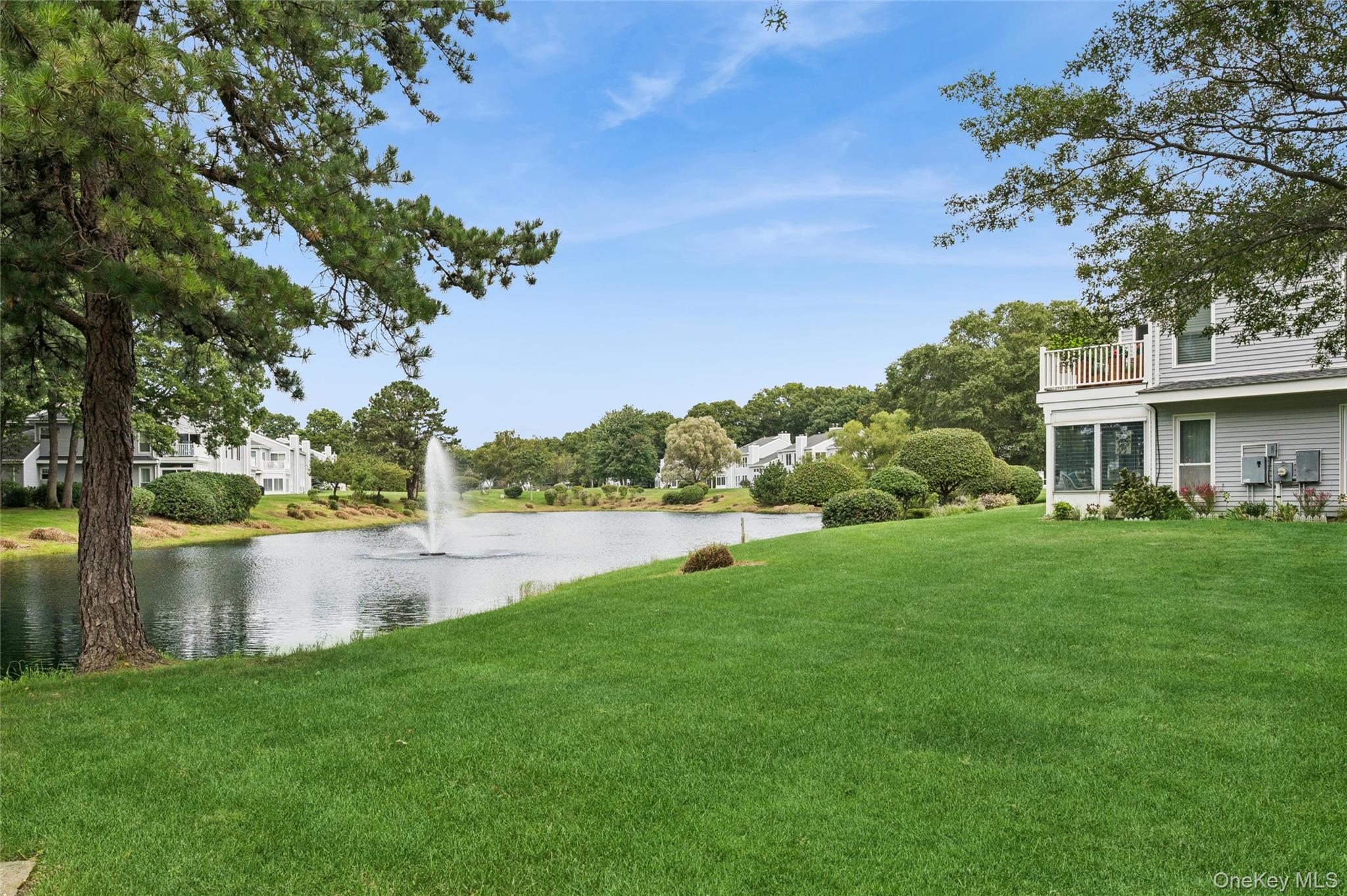 90 Hampton Vista Drive — photo 2