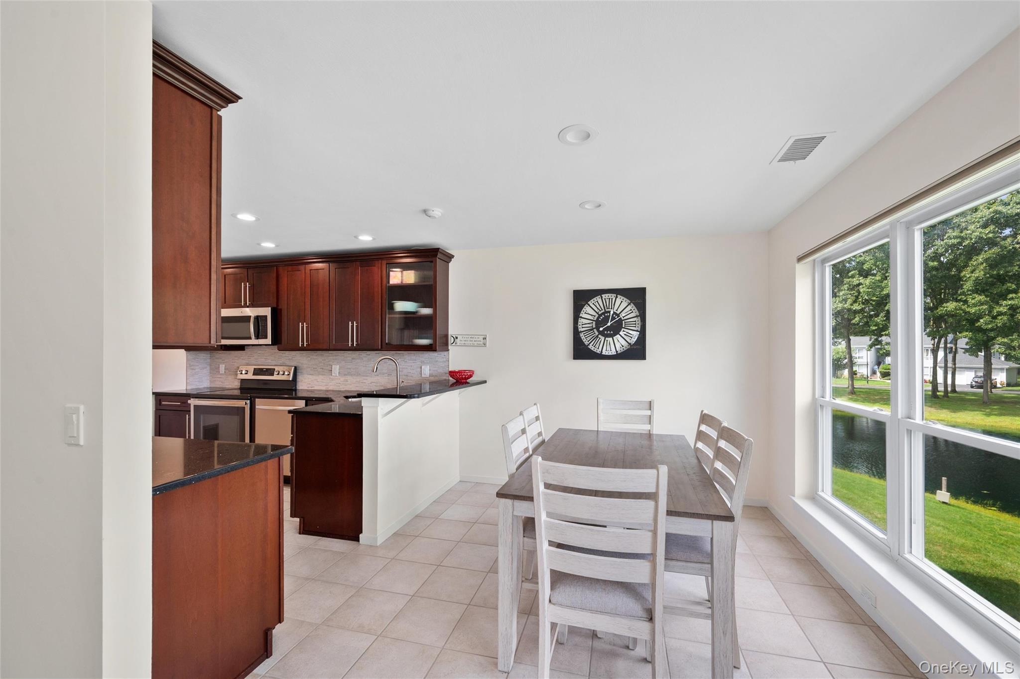 90 Hampton Vista Drive — photo 10