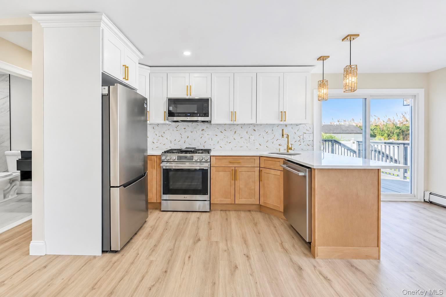 891 Bay Street — photo 10