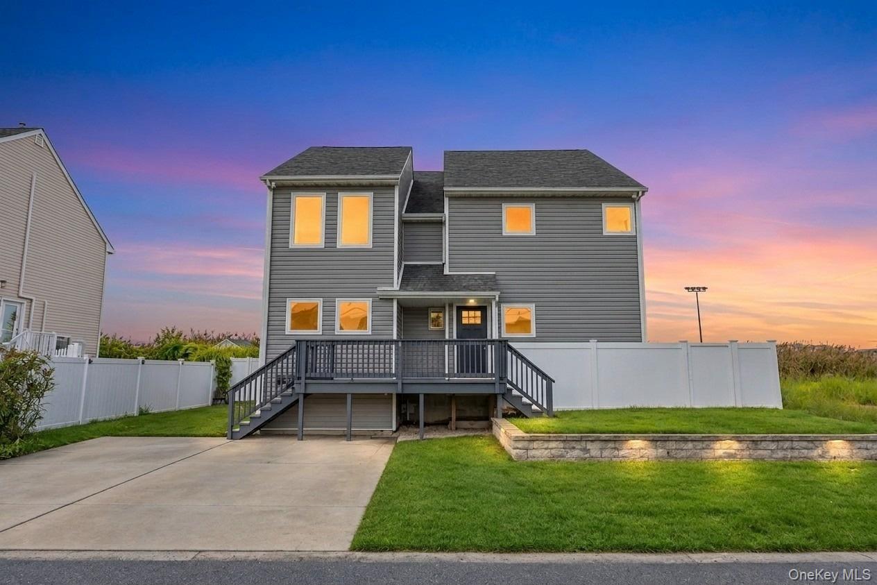 891 Bay Street, Lindenhurst