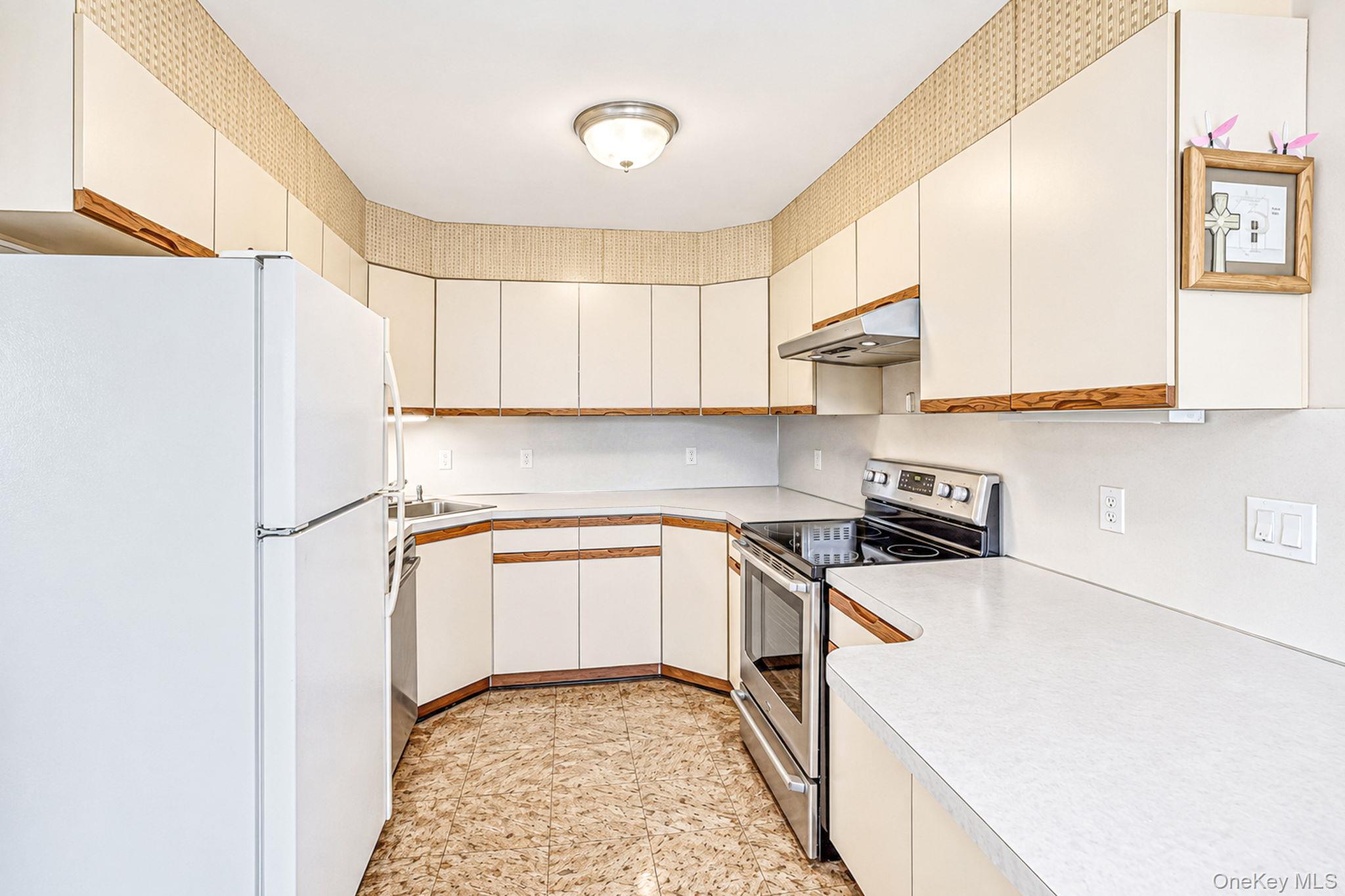 11 Hollywood Avenue — photo 19