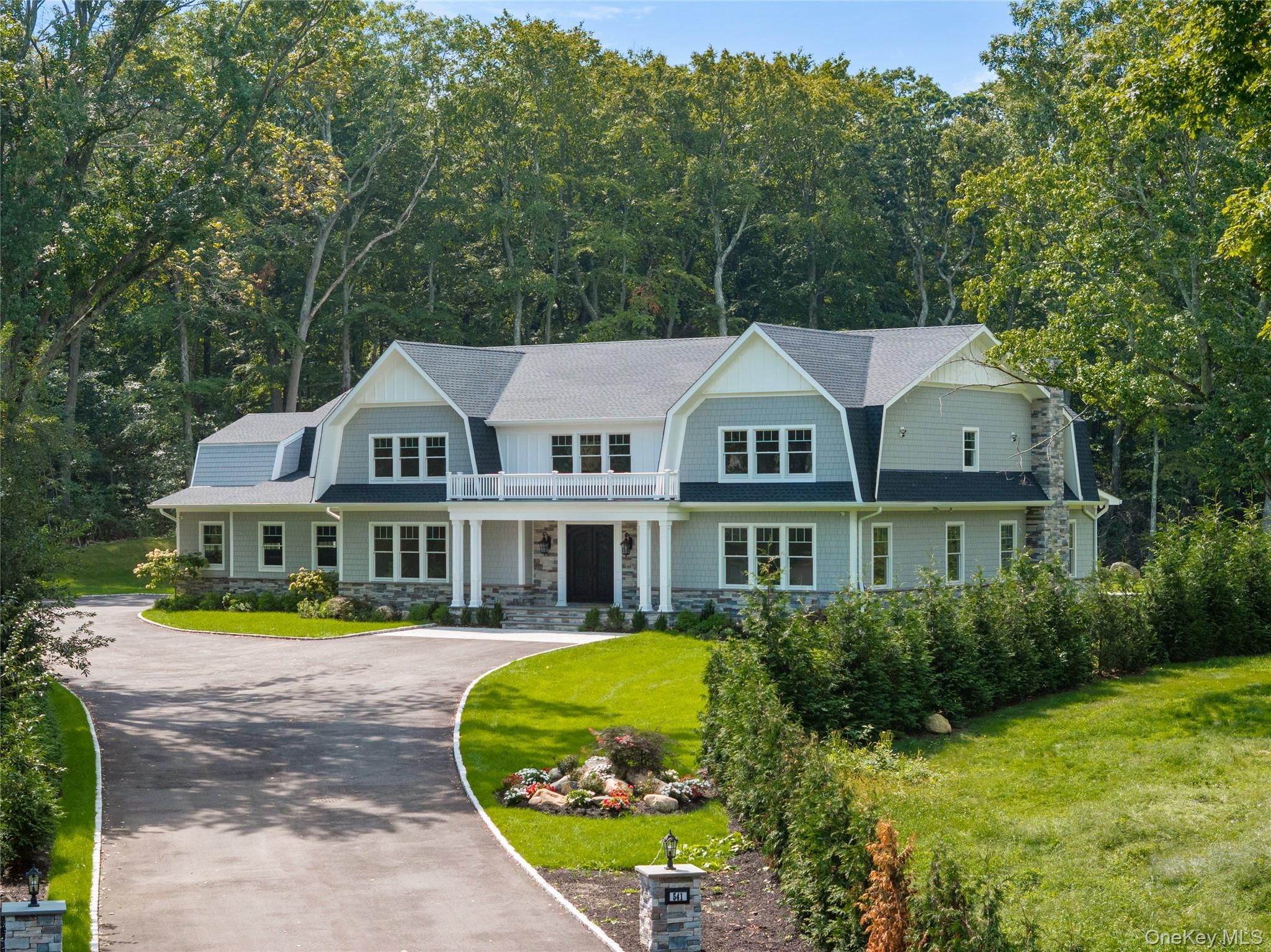 541 Split Rock Road, Syosset