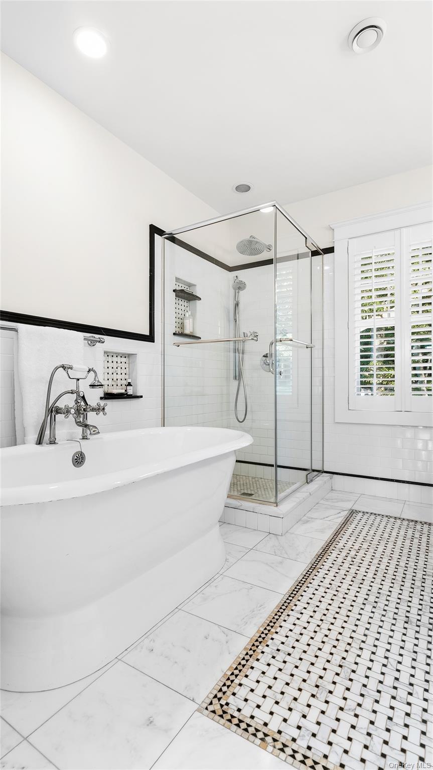 11 Arbutus Lane — photo 25