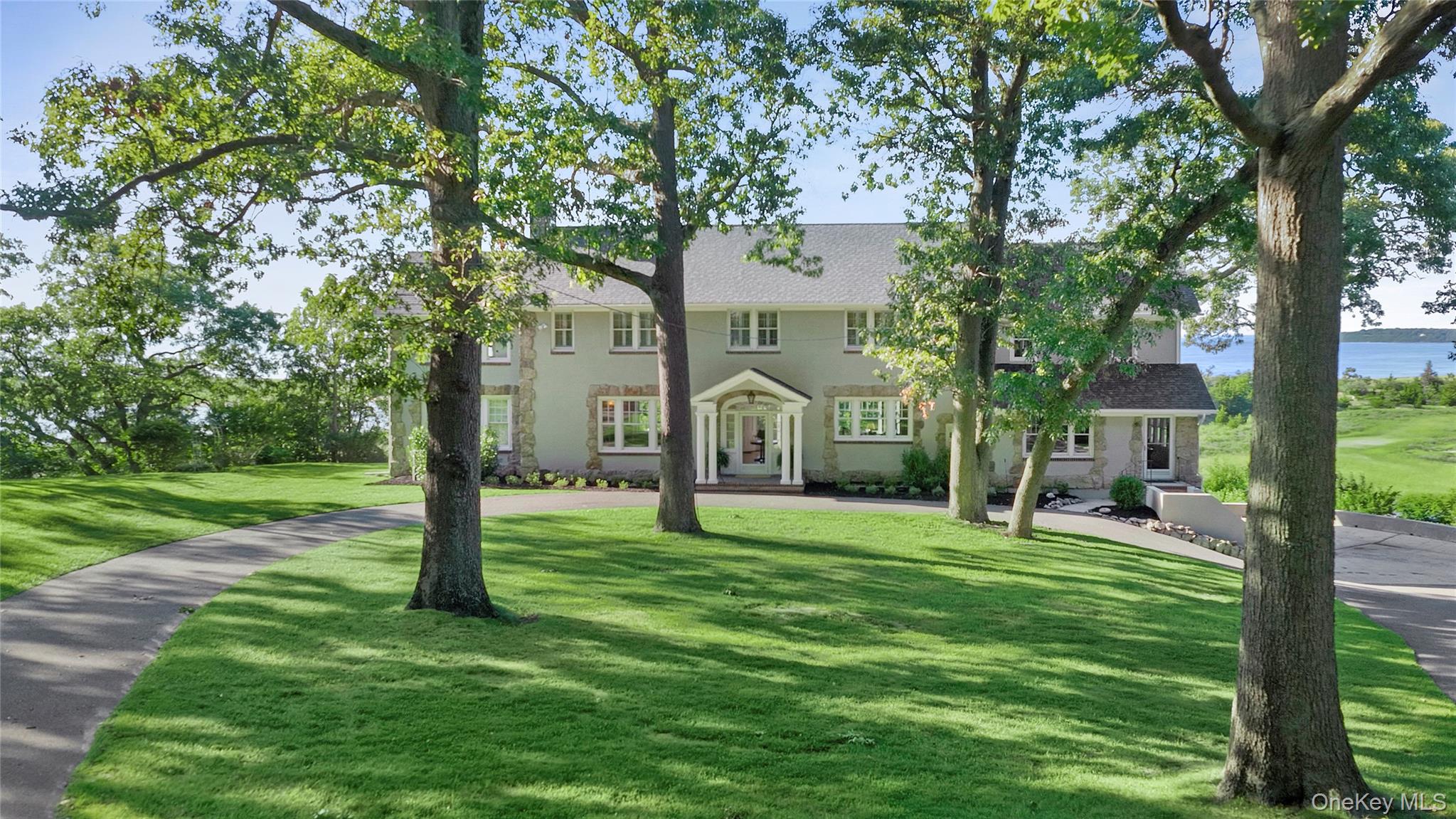 11 Arbutus Lane, Stony Brook