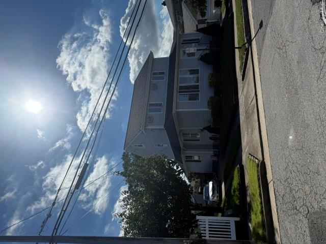 104 Lincoln Avenue — photo 2