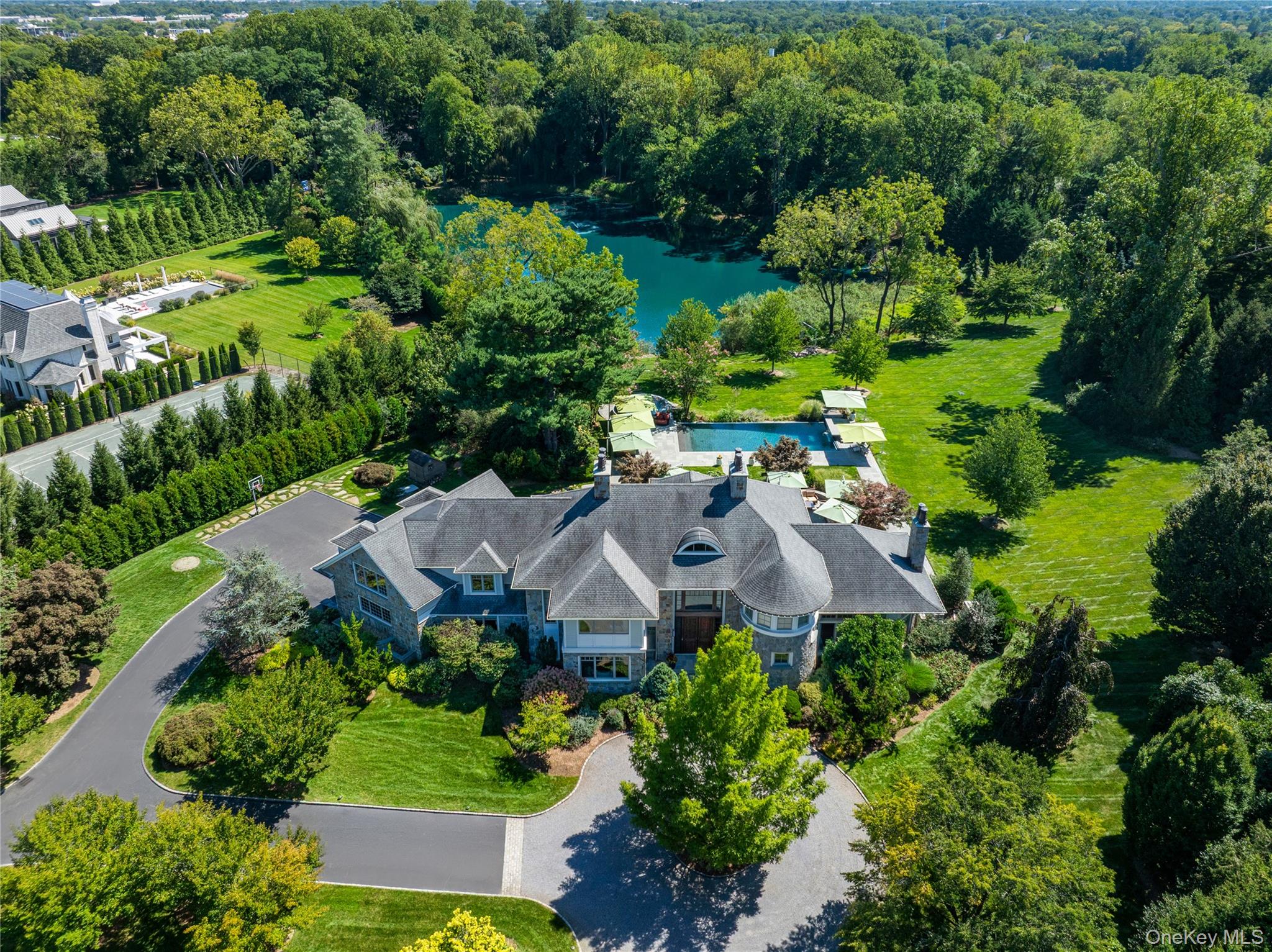 1 Hidden Pond Drive, Old Westbury