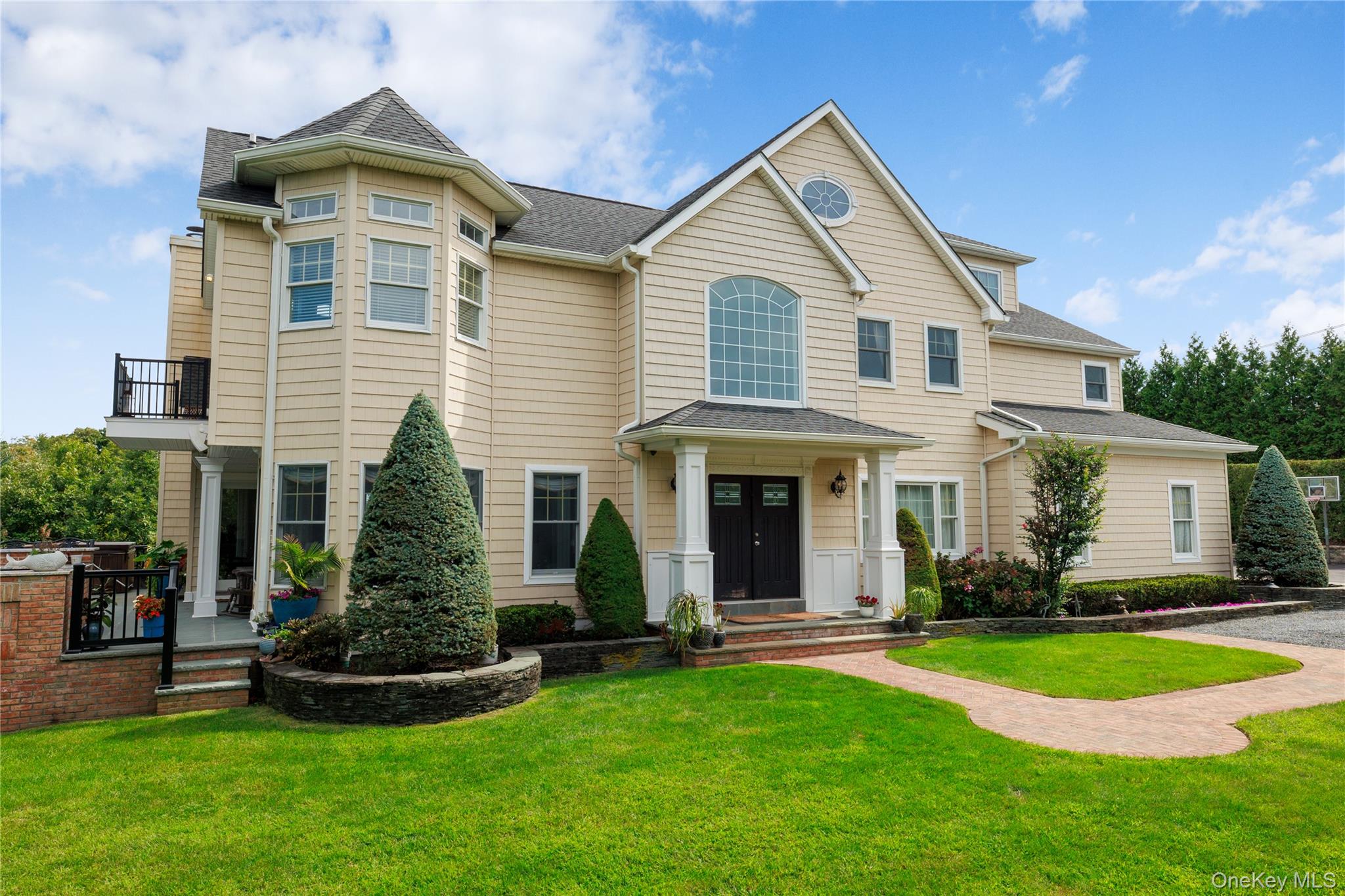 547 Shore Drive, Oakdale