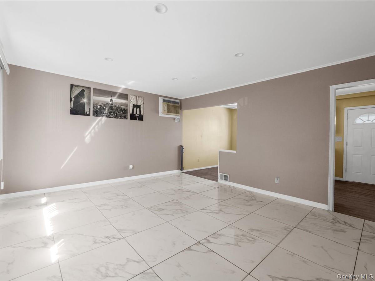 77 LITCHFIELD Avenue — photo 3