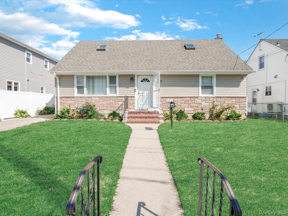 77 LITCHFIELD Avenue, Elmont