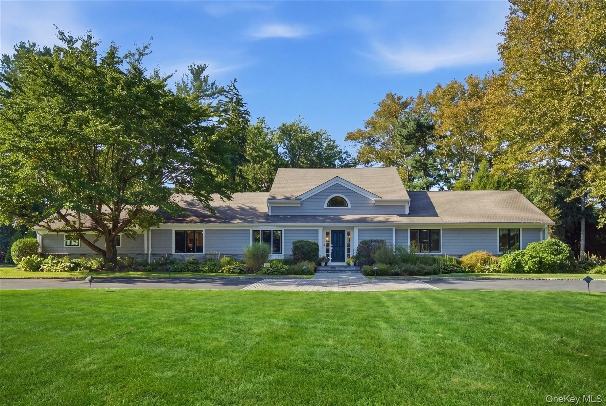 2 Meadow Road, Old Westbury