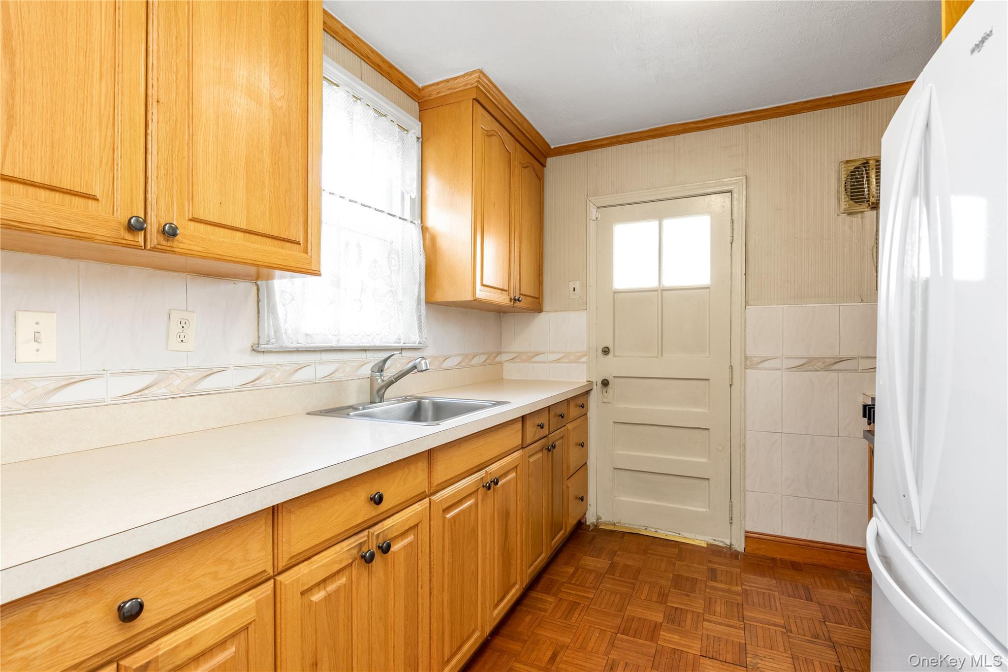 249 Debevoise Avenue — photo 8