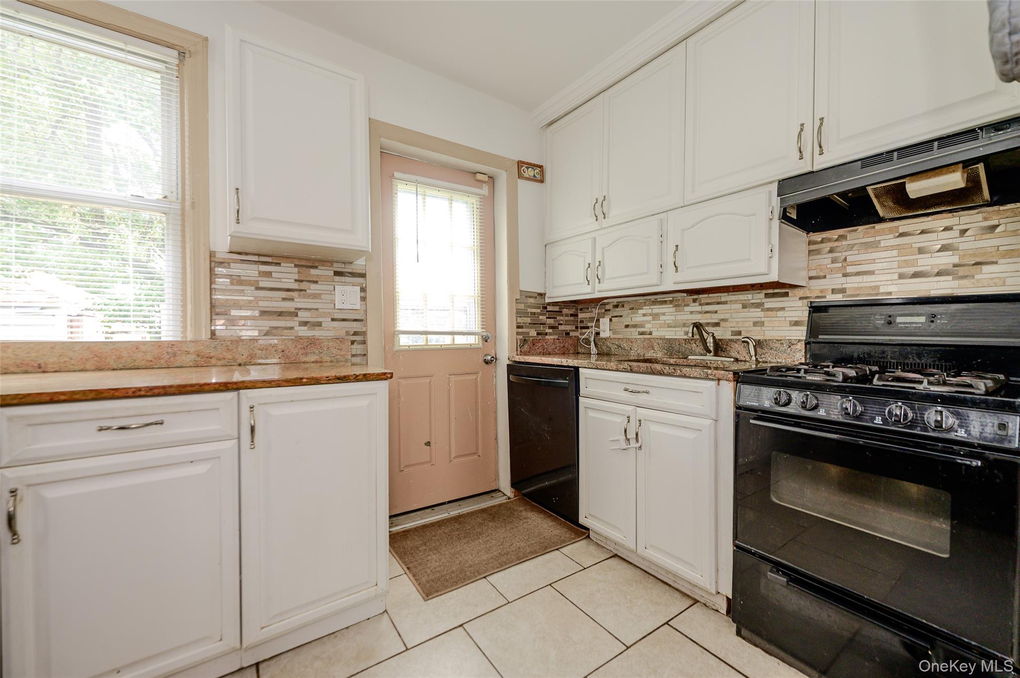 596 Irving Street — photo 4