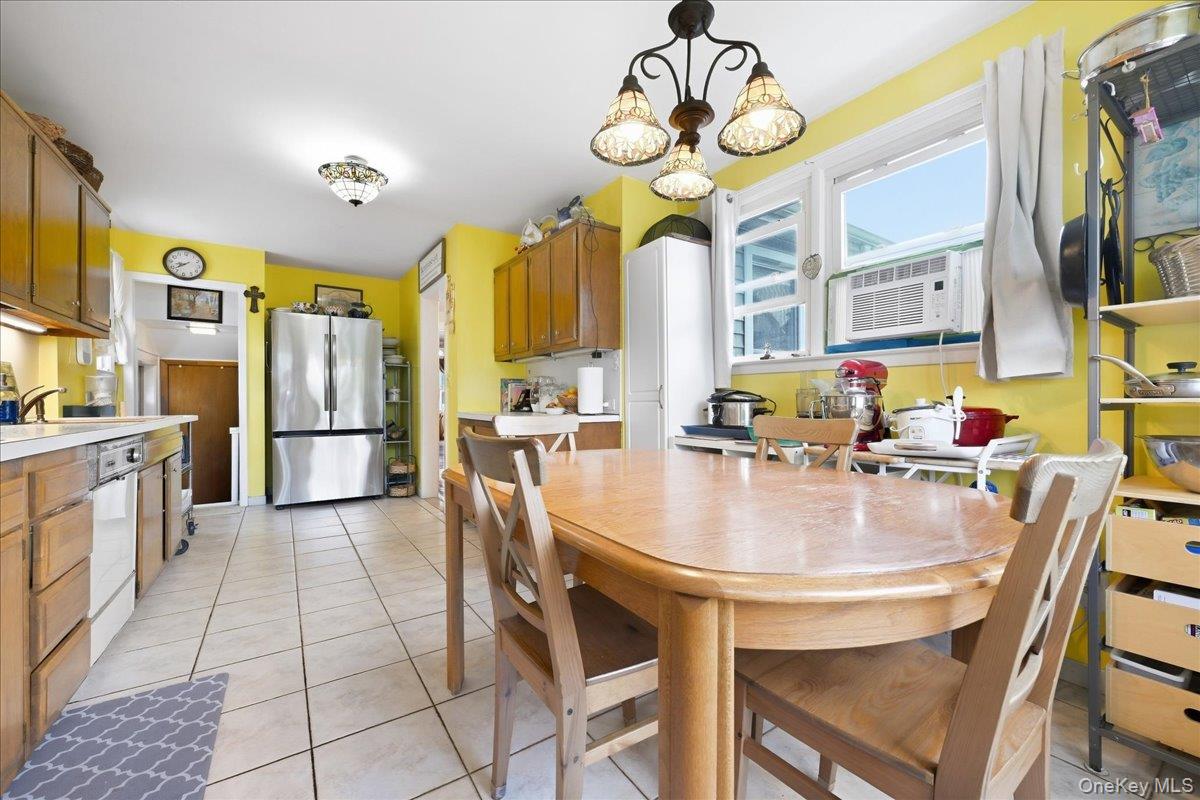 56 Elmwood Street — photo 15