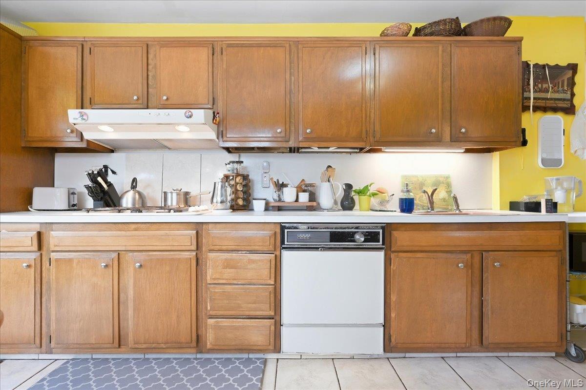 56 Elmwood Street — photo 16