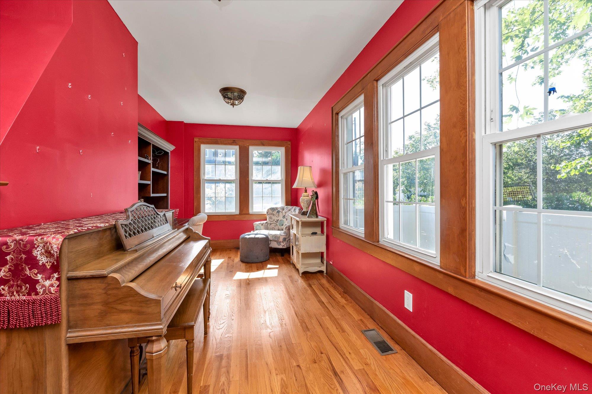238 Burtis Avenue — photo 13