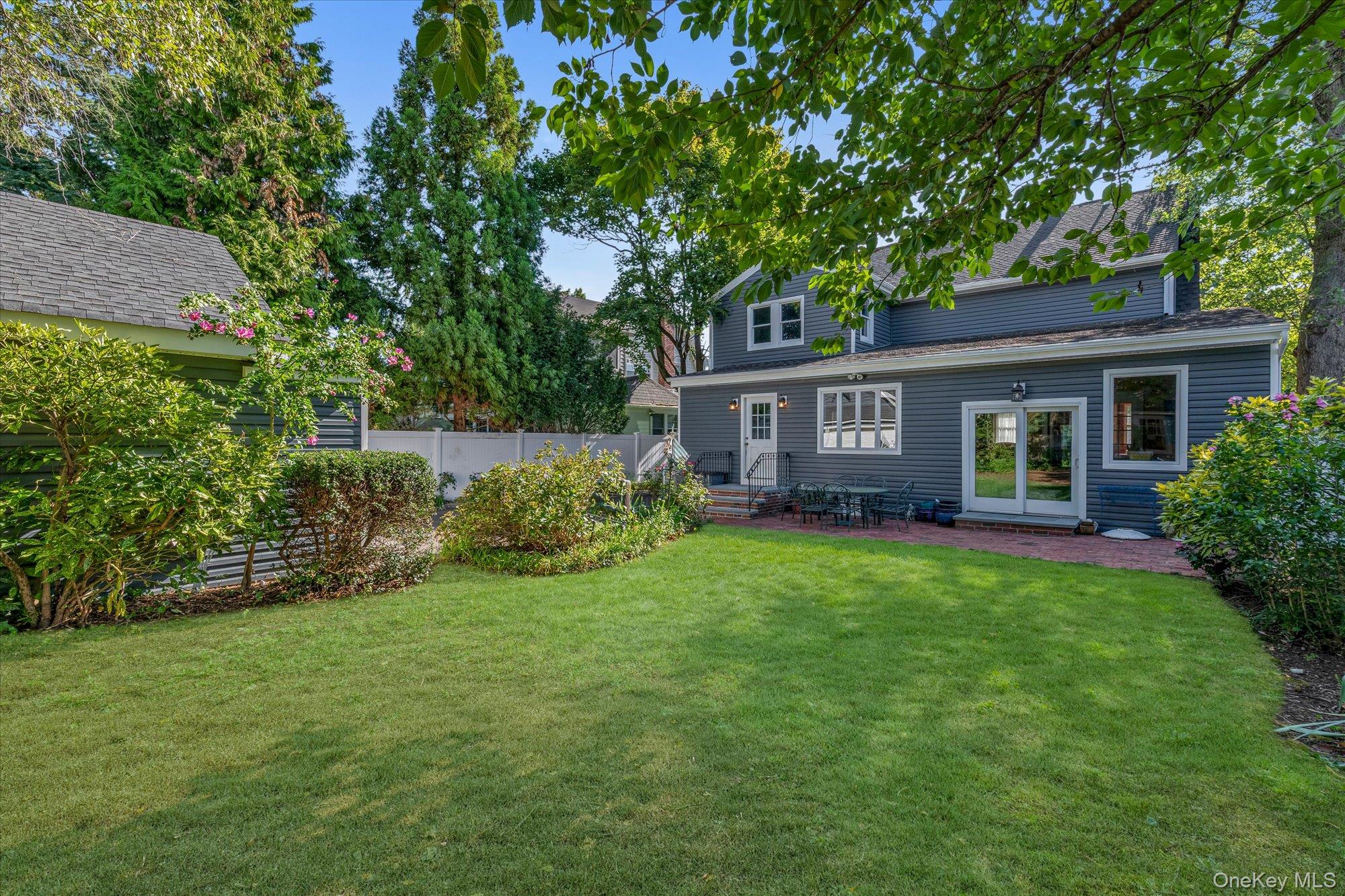 238 Burtis Avenue — photo 23