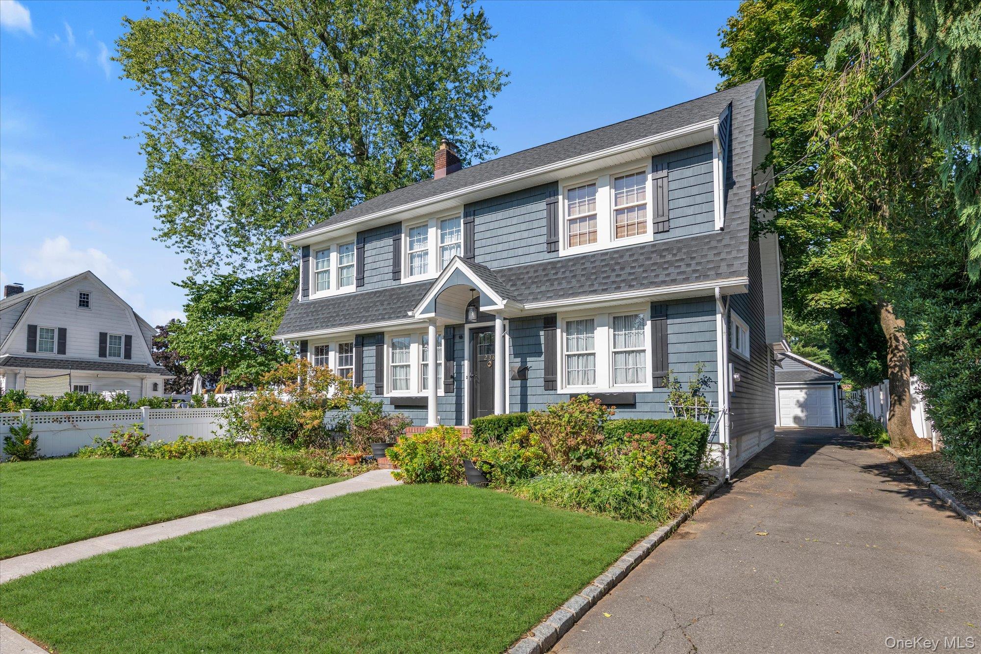 238 Burtis Avenue — photo 25