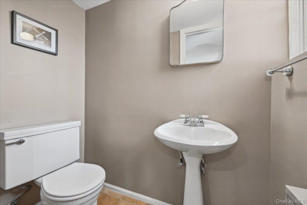 698 Edgewood Drive — photo 26