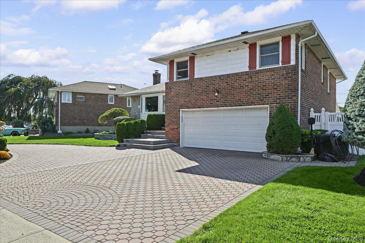 698 Edgewood Drive — photo 3
