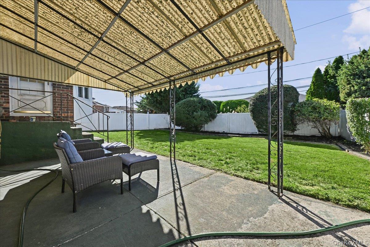 698 Edgewood Drive — photo 31