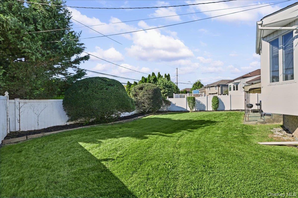 698 Edgewood Drive — photo 35