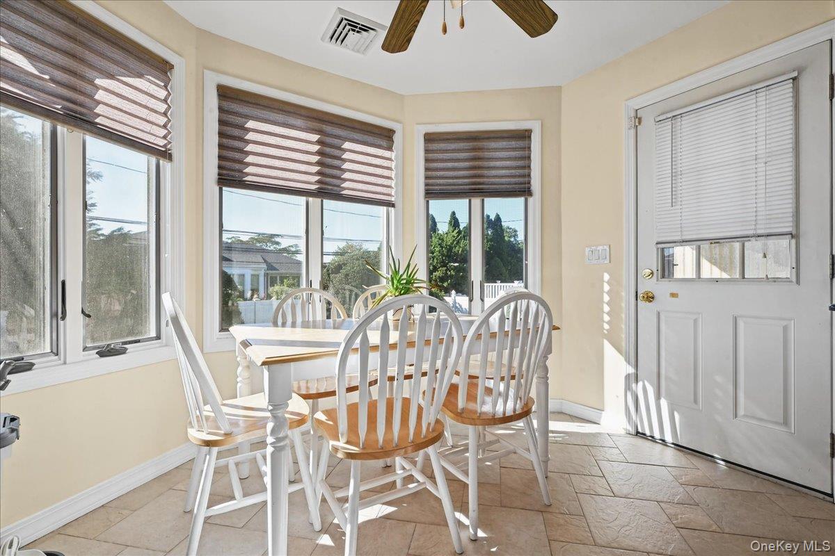 698 Edgewood Drive — photo 8