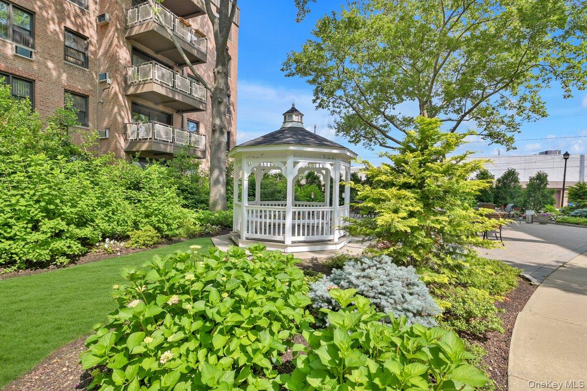 1 Birchwood Court #2O — photo 15