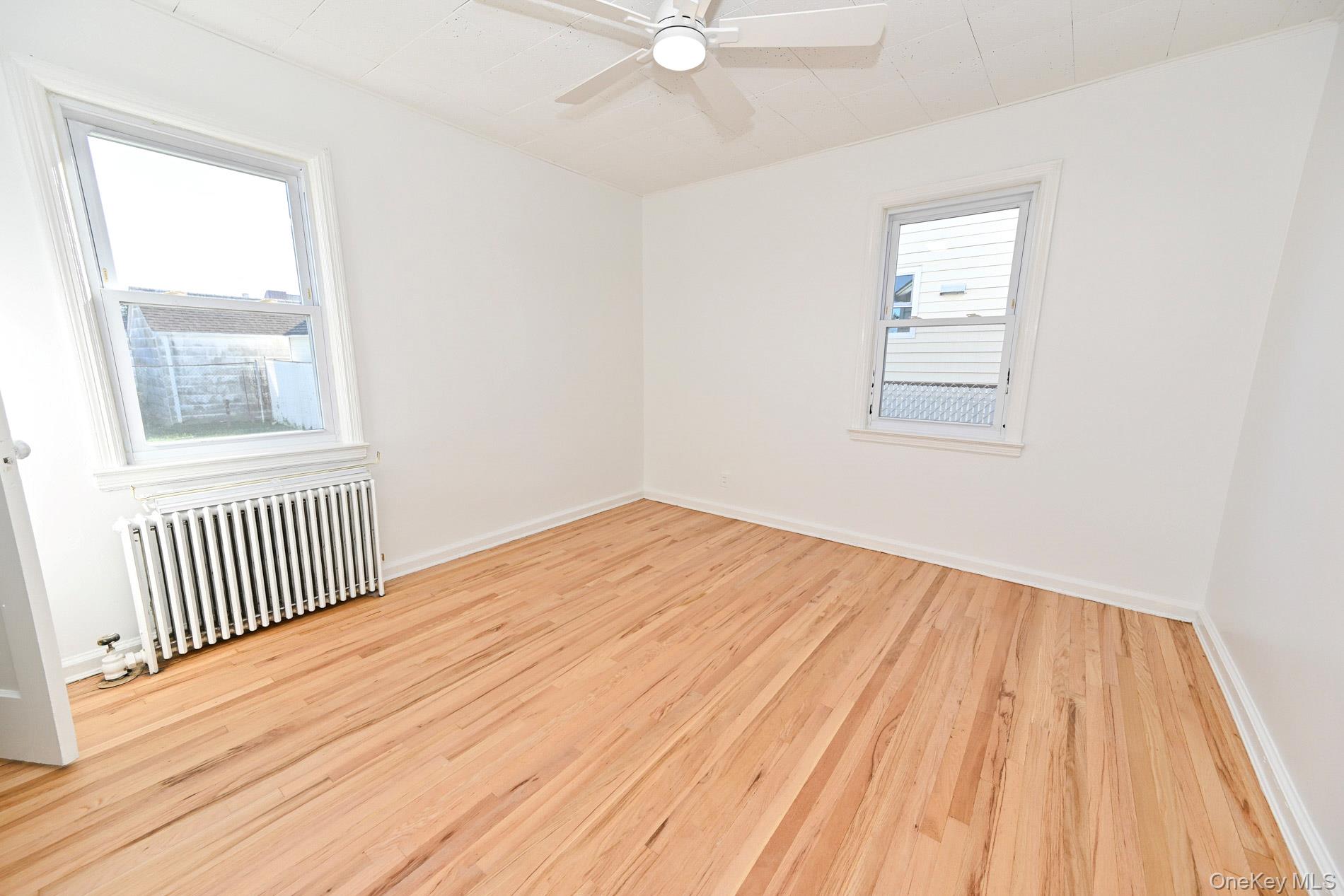 1087 Esther Street — photo 11