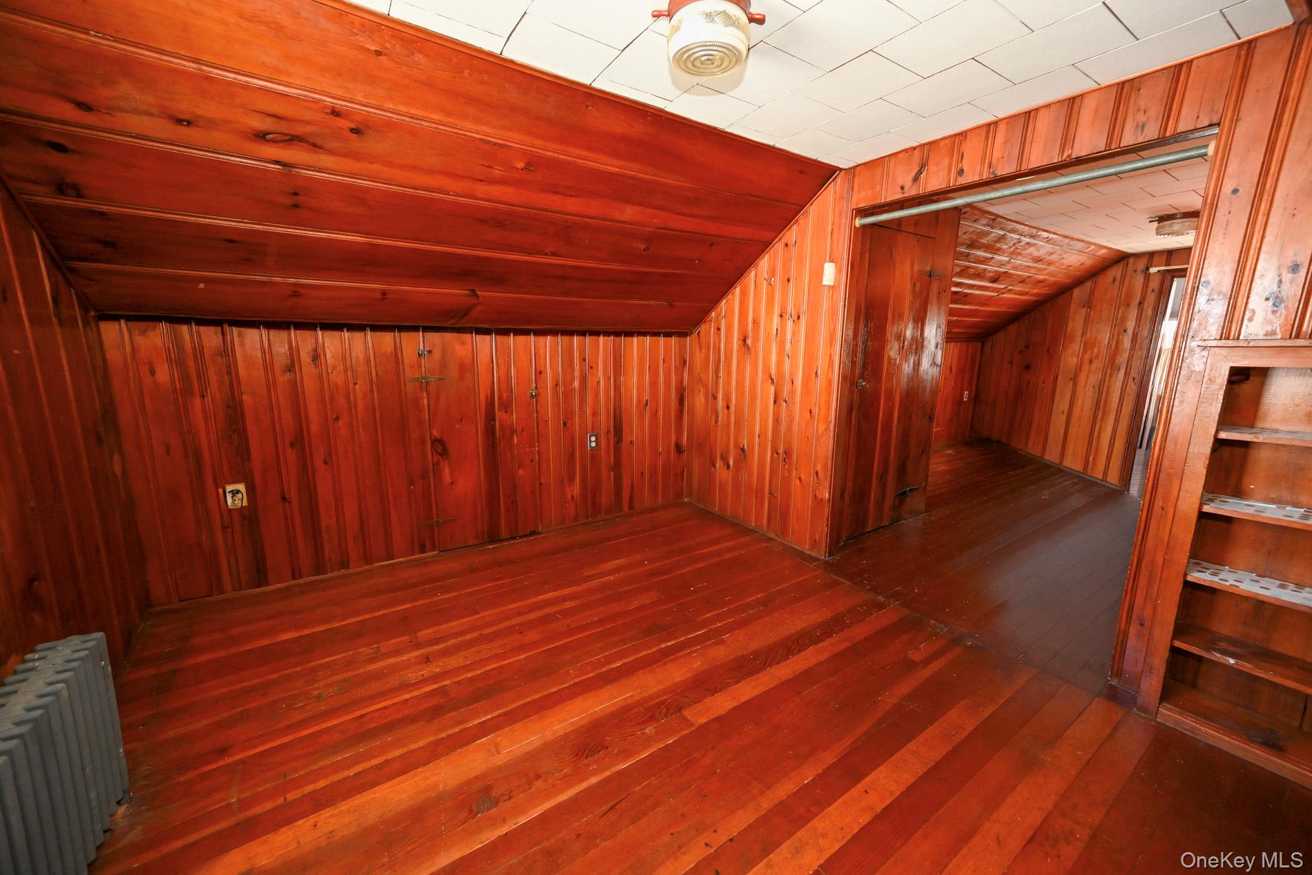 1087 Esther Street — photo 13