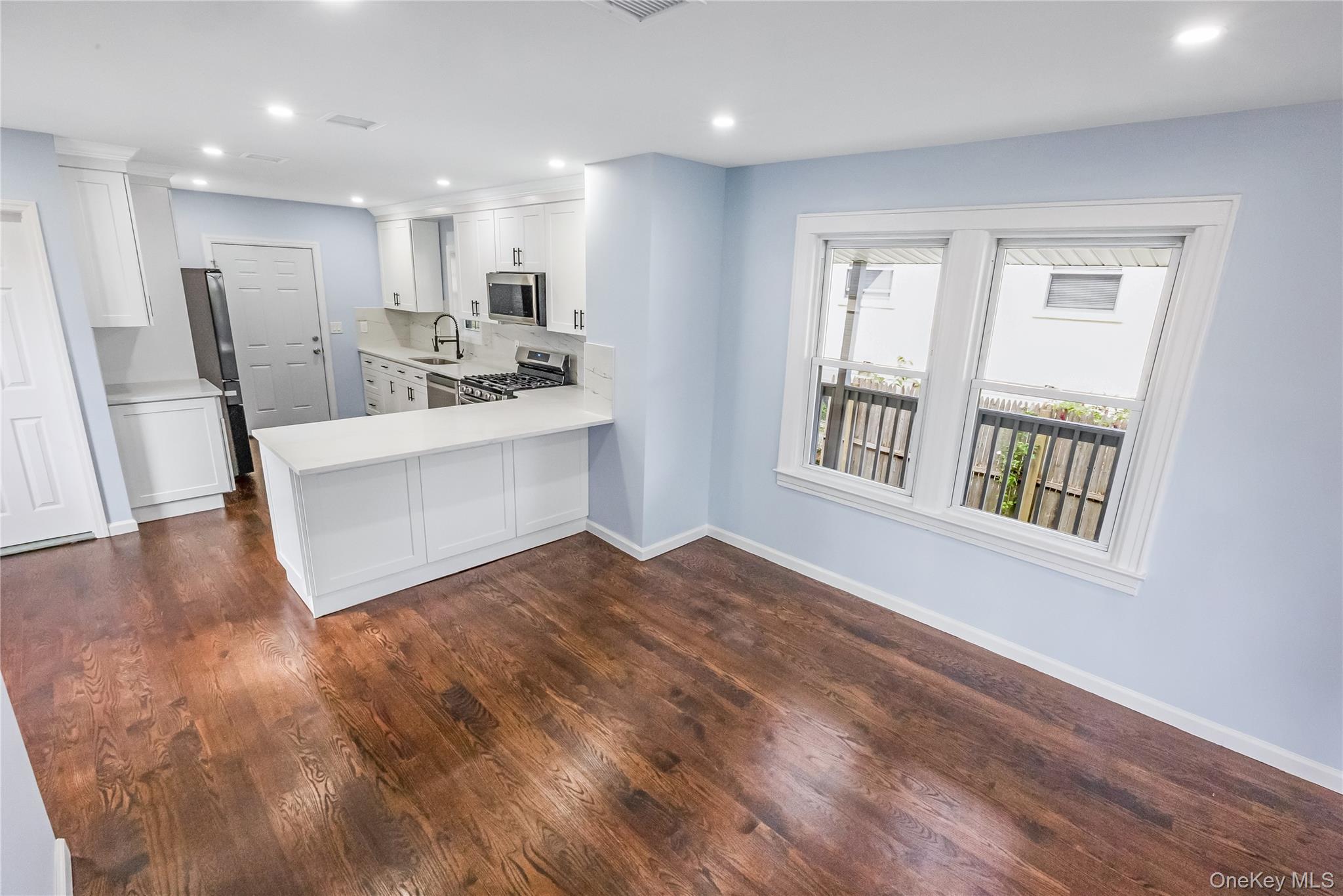 54 Marshall Street — photo 13