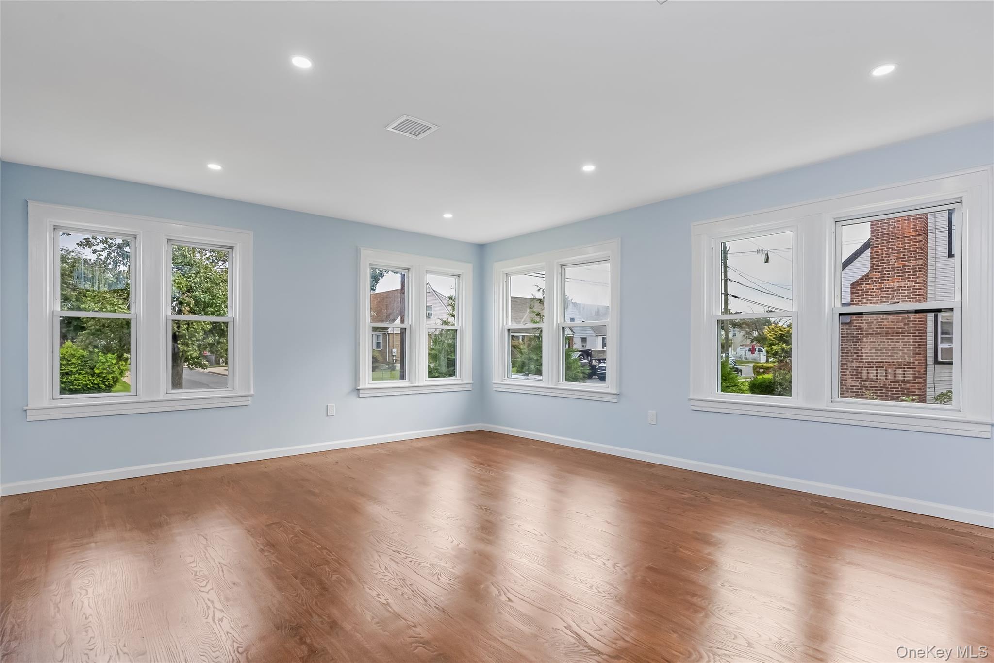 54 Marshall Street — photo 6