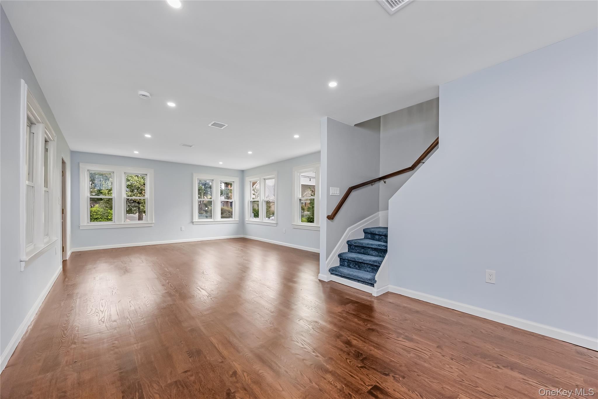 54 Marshall Street — photo 7