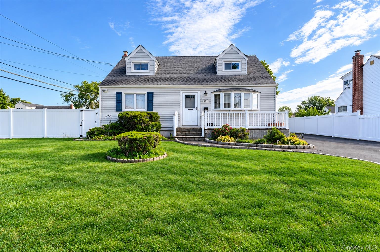 957 Fulton Avenue, Lindenhurst
