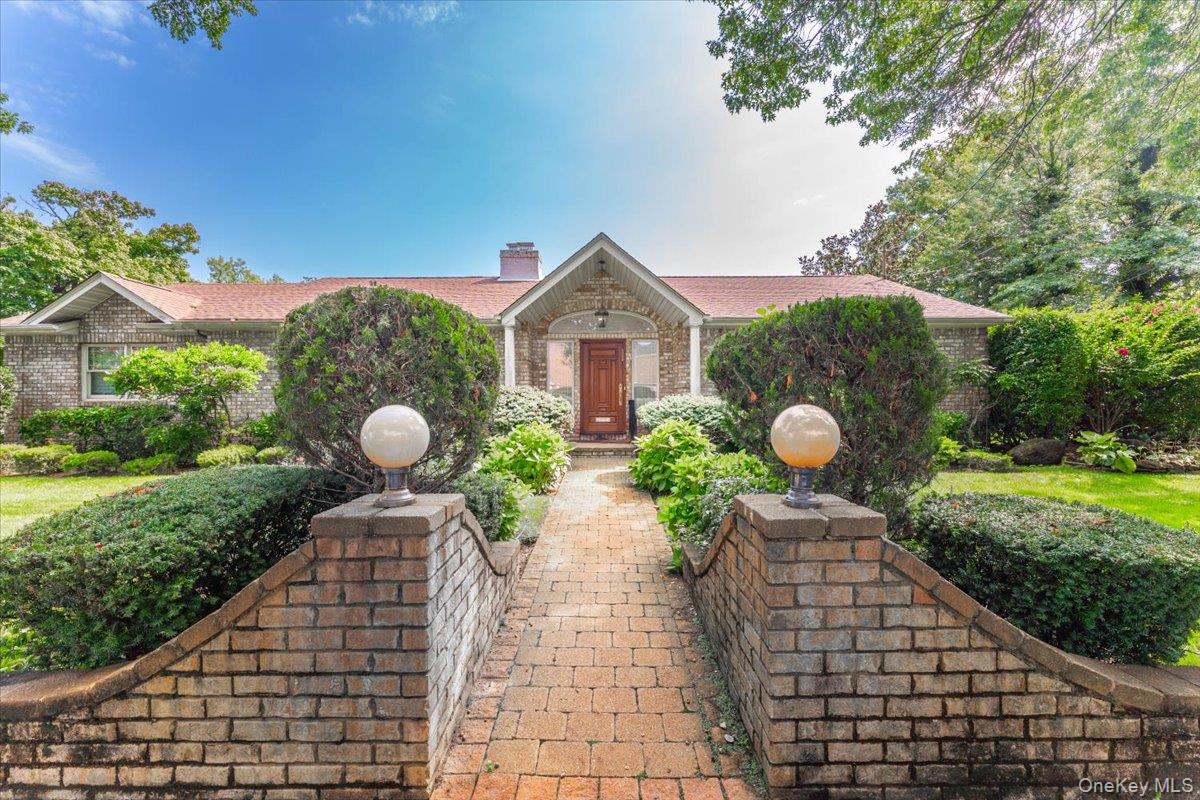 899 Green Place, Woodmere