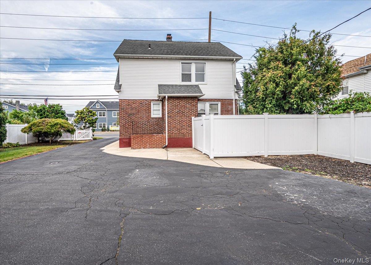 557 Newbridge Road — photo 40