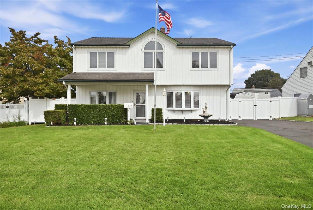 119 Periwinkle Road, Levittown
