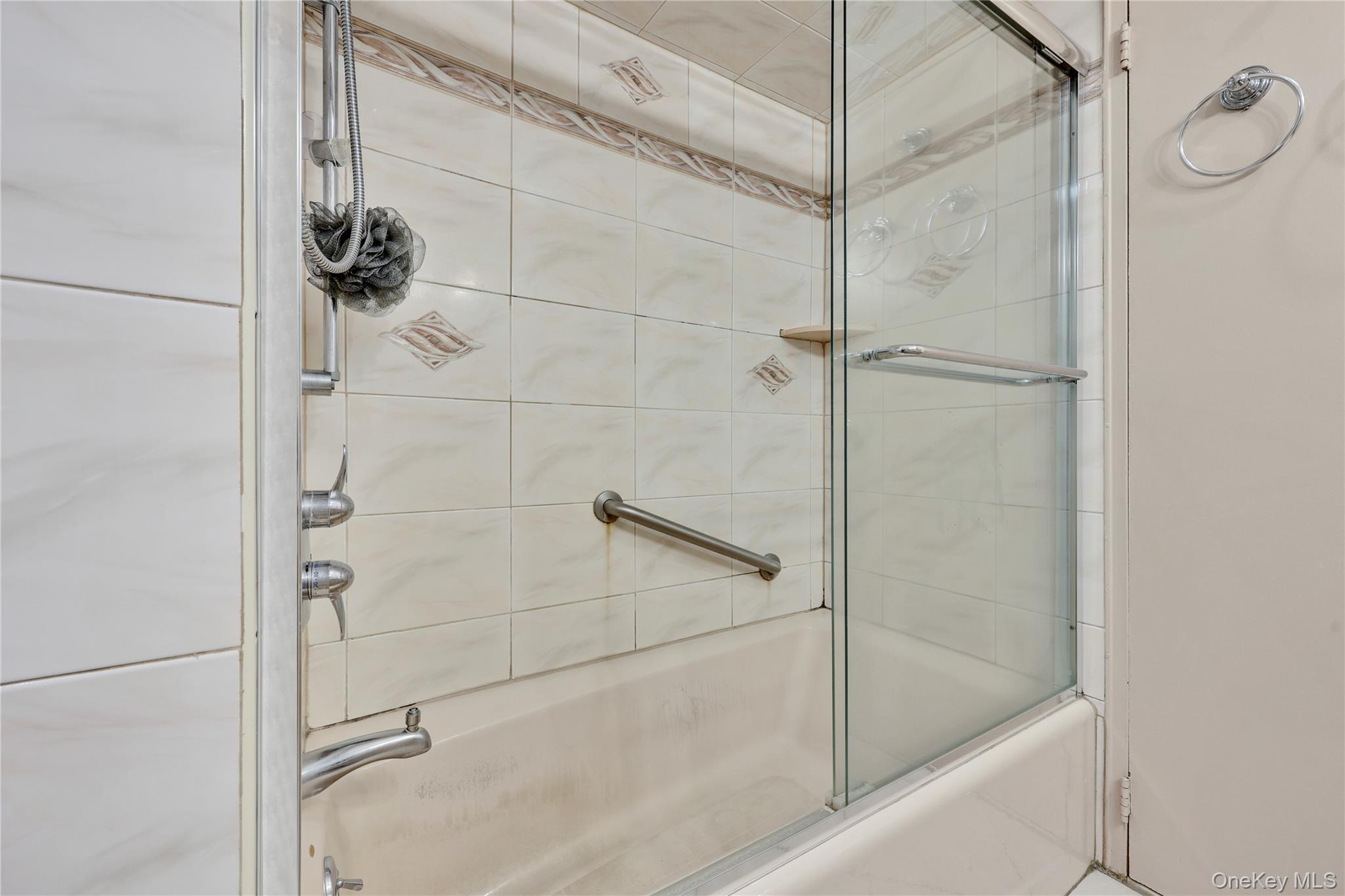 22 Woodmere Boulevard — photo 18