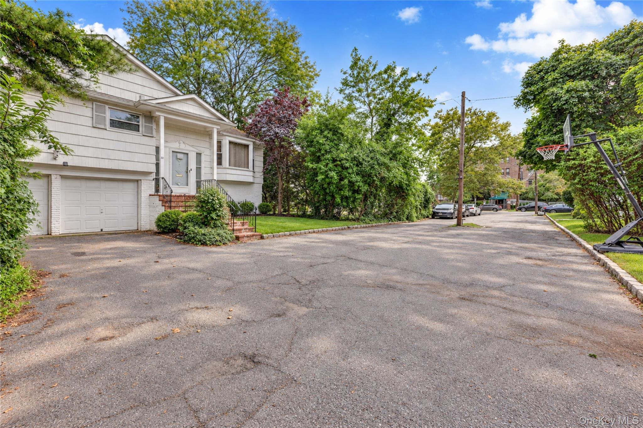 22 Woodmere Boulevard — photo 2