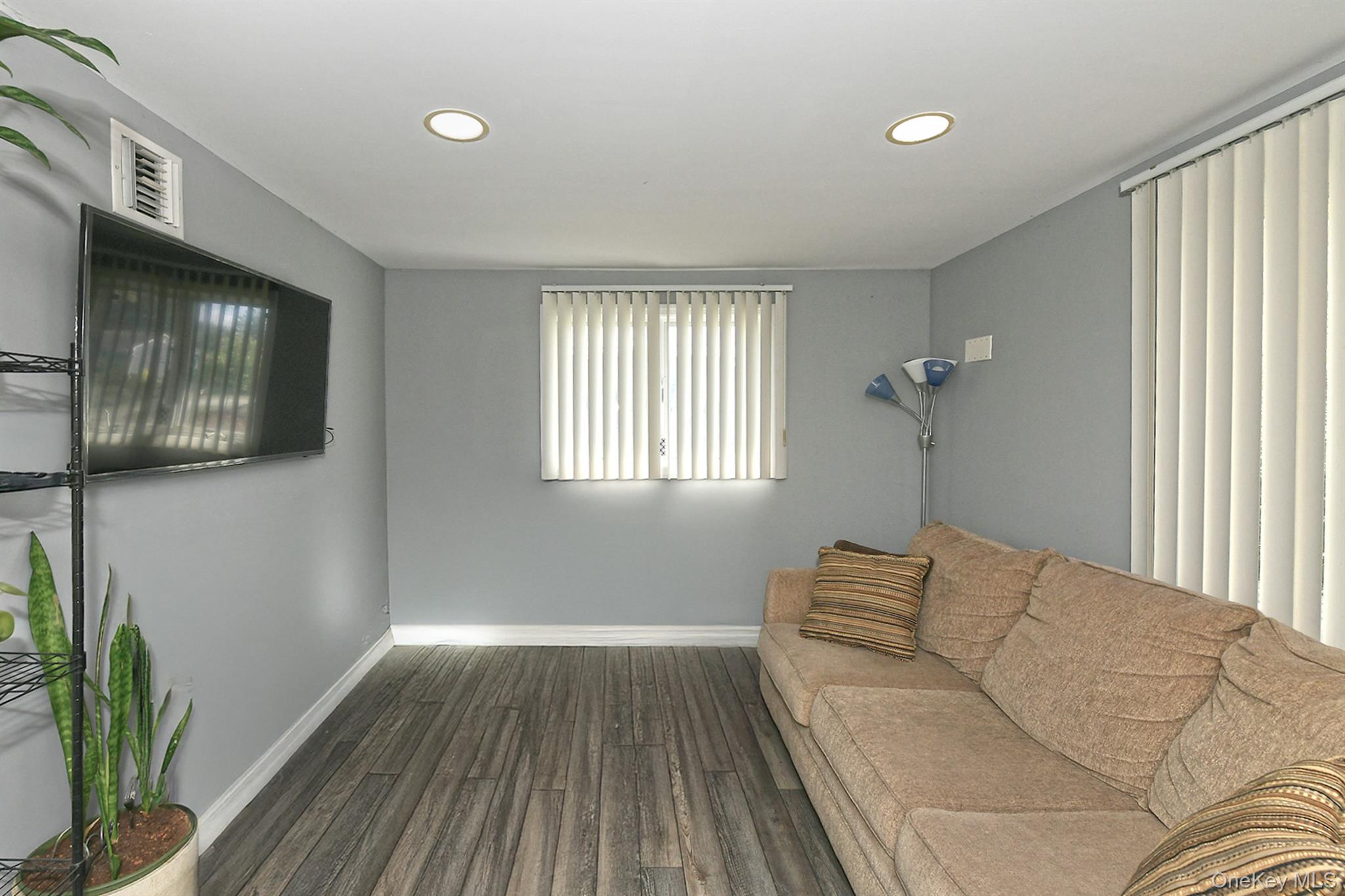 37 Euclid Avenue — photo 24