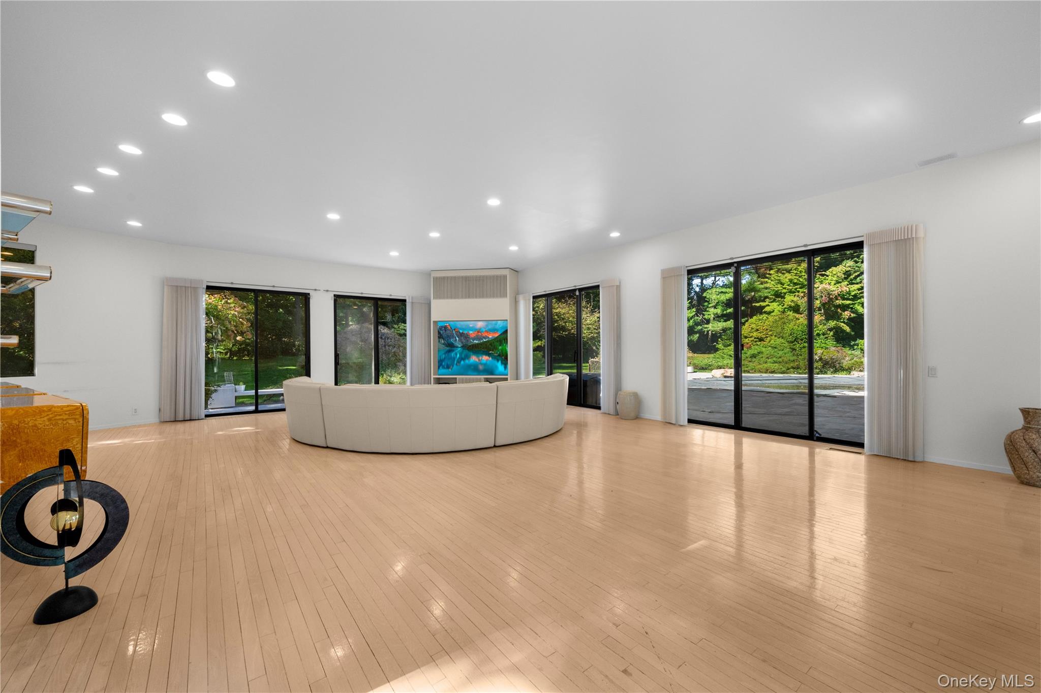 11 Surrey Lane — photo 6