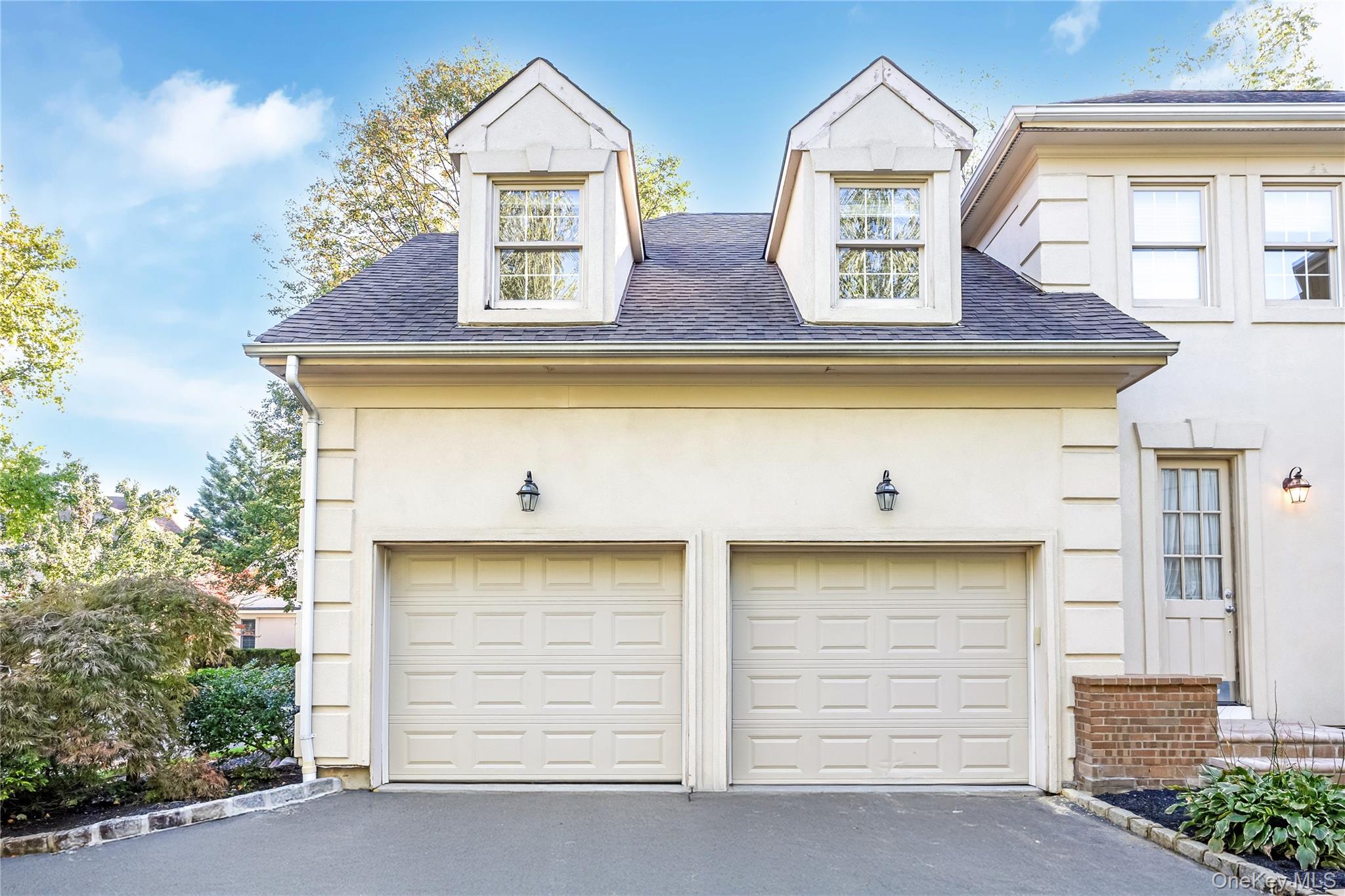 61 Charney Court — photo 3